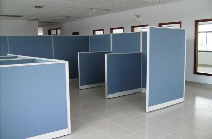 Hướng Dẫn Cách Vệ Sinh Vách Ngăn Văn Phòng Sạch Như Mới